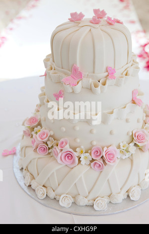 Europäische Hochzeitstorte Stockfoto