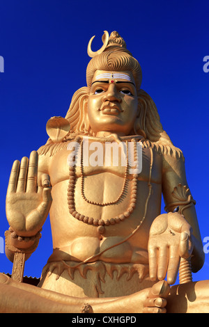 Statue des Hindu-Gottes Shiva im Koneswaram Tempel in Trincomalee auf Sri Lanka. Stockfoto