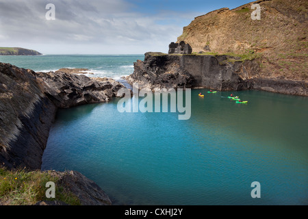 Ansichten der blauen Lagune am Abereiddy, Pembrokeshire, Süd-Wales, UK. Stockfoto