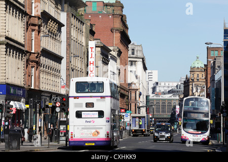 Blick nach Westen, entlang der Argyle Street in Glasgow City Centre, Scotland, UK Stockfoto