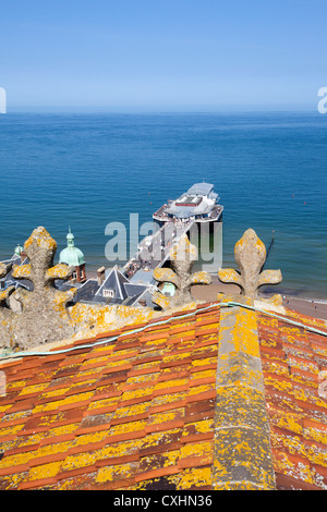 Der Pier von St. Peter und St. Paul Kirche Turm an der Cromer Norfolk in England Stockfoto