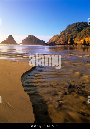 Kap-Creek und Heceta Leuchtturm des Teufels Ellenbogen State Park, Oregon Stockfoto