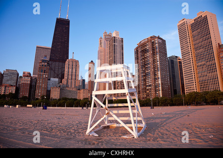 Strand von Gold Coast in Chicago bei Sonnenaufgang Stockfoto