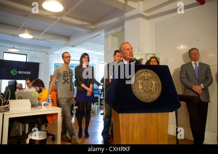 NY Bürgermeister Mike Bloomberg besucht Boxee Sitz im Stadtteil Chelsea in New York Stockfoto