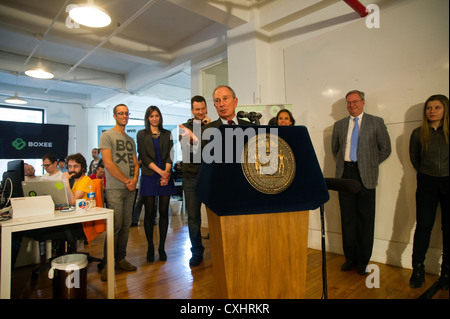 NY Bürgermeister Mike Bloomberg besucht Boxee Sitz im Stadtteil Chelsea in New York Stockfoto