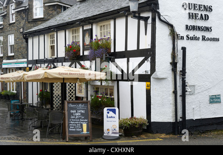 Queen es Head Pub Restaurant und Hotel Hawkshead Stadt Lake District Cumbria North West England UK Stockfoto