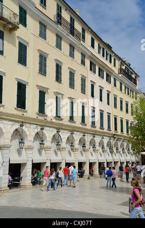 Kolonnade Cafés auf der Liston, Eleftherias Street, Altstadt Korfu, Kerkyra, Korfu, Ionische Inseln, Griechenland Stockfoto