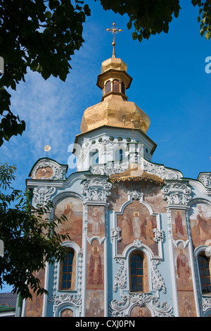 Tor der Dreifaltigkeitskirche im Kloster von Höhlen in Kiew Stockfoto