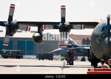 Detail der Lockheed C-130 Hercules Turboprop-Militärtransporter RAF Gibraltar Flughafen. 2. Juli 2012, Gibraltar, Großbritannien. Stockfoto