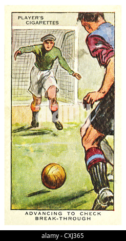 Zigarette-Karte; "Hinweise auf Football Association" (John Player und Söhne, 1934) vorrückenden Durchbruch zu überprüfen Stockfoto