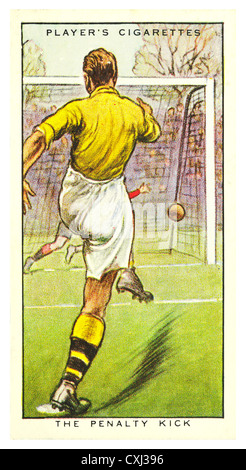 Zigarette-Karte; "Hinweise auf Football Association" (John Player und Söhne, 1934) der Elfmeter Stockfoto