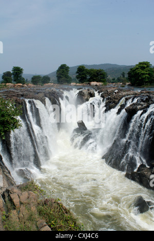 Hogenakkal stürzen oder Hogenakal Fälle; Tamil Nadu; Indien Stockfoto