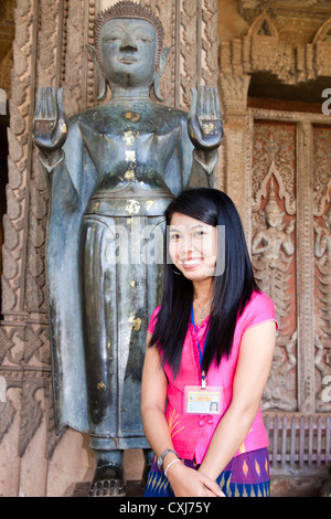 Tour Guide, Wat Haw Pha Kaew, Vientiane, Laos Stockfoto