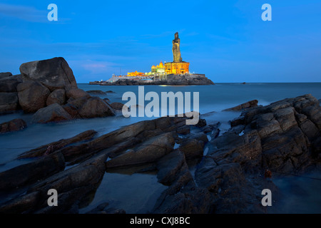 Vivekananda Rock Memorial und Thiruvalluvar Statue (indische Dichter). Kanyakumari. Indien Stockfoto