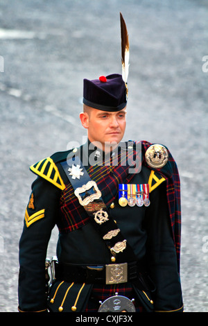 Schottische Soldaten tragen traditionelle Kleidung einheitliche Stockfoto