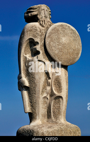 Spanien, Galicien: Statue des keltischen König "Bregoán" in den Sculpture´s Park Tower Herkules in A Coruña Stockfoto