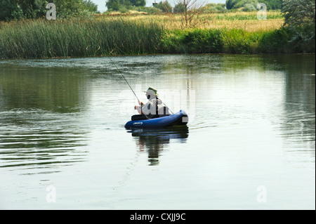 Float Tube Fischer in Silver Creek, Idaho Stockfoto