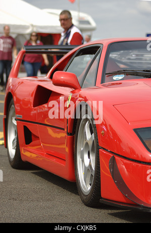 Supersportwagen Ferrari F40 am Silverstone England fotografiert Stockfoto