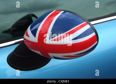 Britische Flagge am Auto Außenspiegel Stockfoto