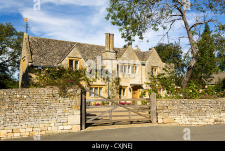 Schöne alte Cotswold-Steinhaus in Chipping Campden in Cotswolds England Stockfoto