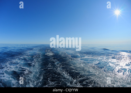 Schiff, Wake, Grönlandsee, Nordpolarmeer, Arktis Stockfoto