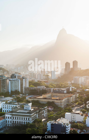 Ansicht des Botofogo mit Corcovado Berg im Hintergrund, Rio De Janeiro, Brasilien Stockfoto