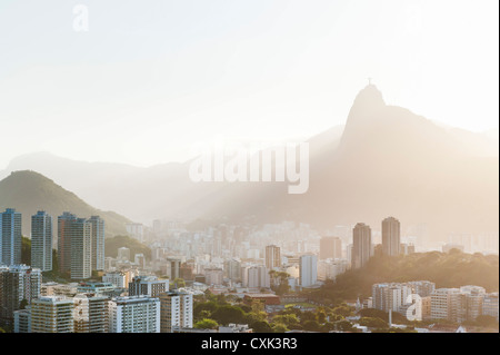 Ansicht des Botofogo mit Corcovado Berg im Hintergrund, Rio De Janeiro, Brasilien Stockfoto