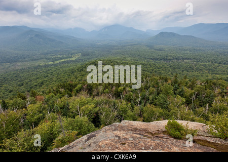 Blick auf Mount Marcy aus Mt. Van Hoevenberg, Adirondack Mountains, New York Stockfoto