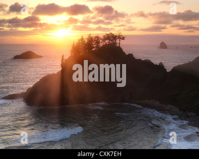 Sonnenuntergang am Samuel H. Boardman State Scenic Korridor. Oregon Stockfoto