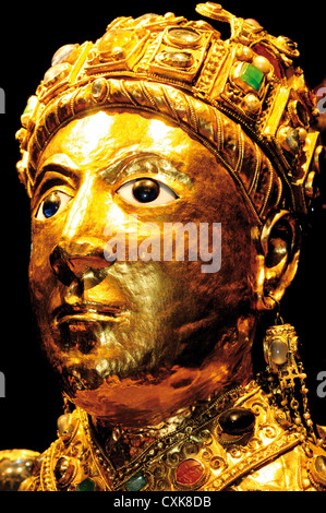 Frankreich, Jakobsweg: Majestät de St. Foy in der Abtei von St. Foy in Conques Stockfoto