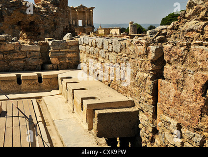 Römischen Toiletten an archäologischen Weltkulturerbe, Ephesus, Türkei Stockfoto