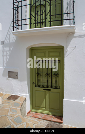 Eingang zum Haus im Dorf von Competa in Andalusien, Südspanien Stockfoto