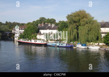 Blick auf den Fluss Themse von Maidenhead Brücke Stockfoto