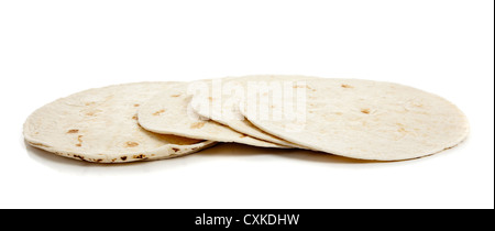 Weißes Mehltortillas auf weißem Hintergrund