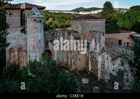 Ruinen des Klosters San Pedro de Arlanza in der Provinz von Burgos, Castilla y Leon, Spanien, Europa Stockfoto