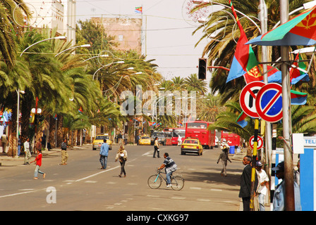 Eritrea, Asmara, einer breiten Straße in der Innenstadt anlässlich des Jahrestags der Unabhängigkeit Eritreas von Äthiopien Stockfoto