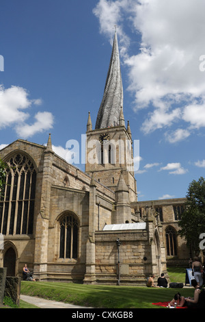 Die Pfarrkirche in Chesterfield Derbyshire England, auch bekannt als die Crooked Spire St Mary and All Saints Parish Church Stockfoto