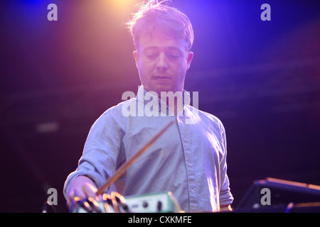 TURIN, Italien - Juni 09: Mount Kimbie am Verkehr Festival 2012 am 9. Juni 2012 Turin, Italien. Stockfoto