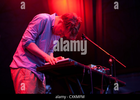 TURIN, Italien - Juni 09: Mount Kimbie am Verkehr Festival 2012 am 9. Juni 2012 Turin, Italien. Stockfoto