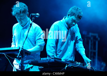 TURIN, Italien - Juni 09: Mount Kimbie am Verkehr Festival 2012 am 9. Juni 2012 Turin, Italien. Stockfoto