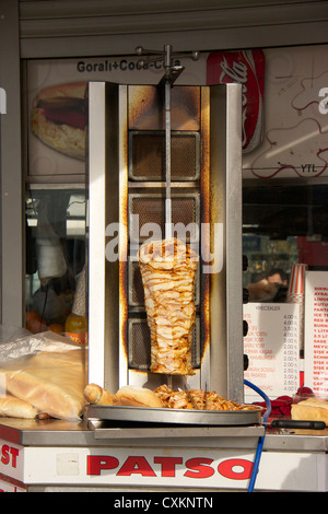 Donner Kebab verkauft Geschäft in Istanbul, Türkei Stockfoto