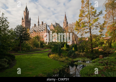 Der Friedenspalast (Vredespaleis), Carnegieplein, Den Haag, Niederlande Stockfoto