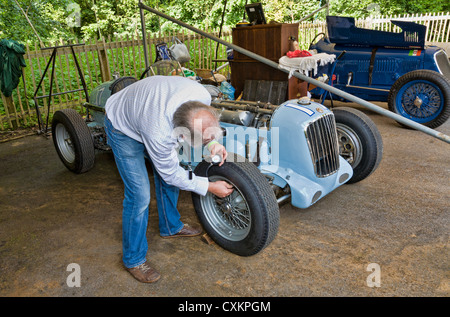 1936 bereitet Parnell-MG im Fahrerlager auf die 2012 Goodwood Festival of Speed, Sussex, UK. Stockfoto