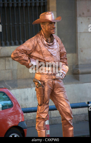 menschliche Statue Straßenkünstler in Las Ramblas Straße in barcelona.spain,europe Stockfoto