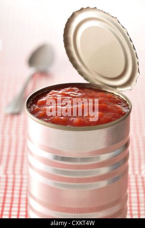 Offene Dose Tomatensauce Stockfoto