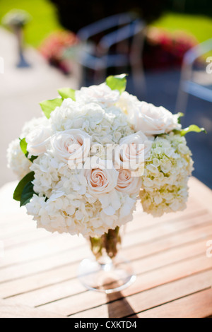 Blumen-Arrangement bei Hochzeit, Toronto, Ontario, Kanada Stockfoto