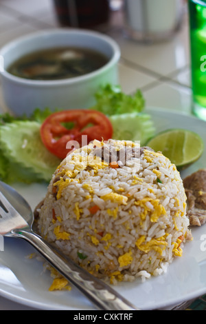 Gebratener Reis mit Schweinefleisch. Stockfoto