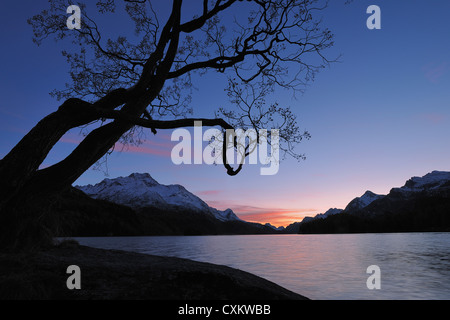 Sonnenuntergang am Silsersee, Piz da la Margna, Piz Salacina, Monte Gruf, Piz Lunghin, Engadin, Bezirk Maloja, Graubünden, Schweiz Stockfoto