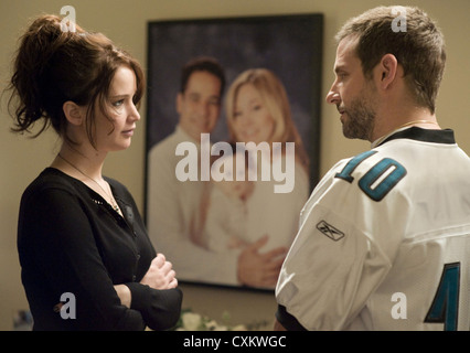 SILVER LININGS PLAYBOOK 2012 Weinstein Company Film mit Jennifer Lawrence und Bradley Cooper Stockfoto