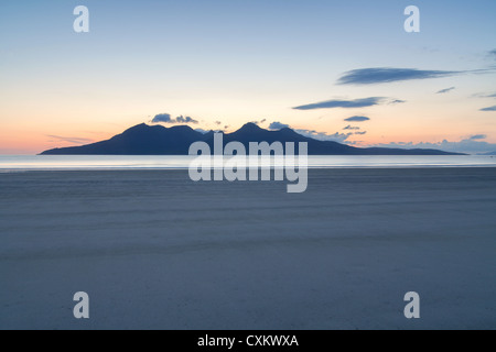 Bucht von Laig Sonnenuntergang auf der Insel Rum, Inneren Hebriden, Schottland, UK Stockfoto